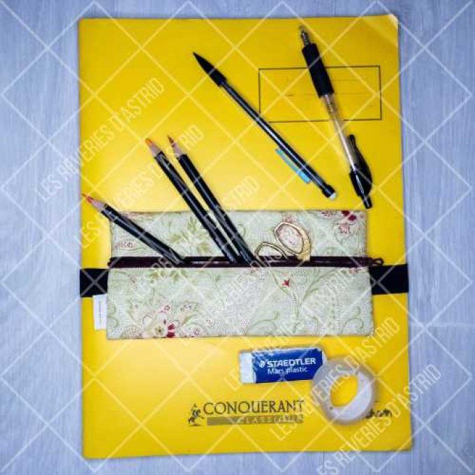 Trousse avec élastique pour un carnet A5 ou A4 avec un motif floral