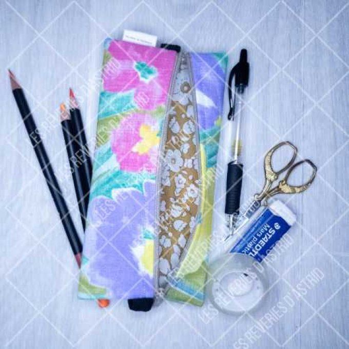 Trousse avec élastique pour un carnet A5 ou A4 avec un motif floral