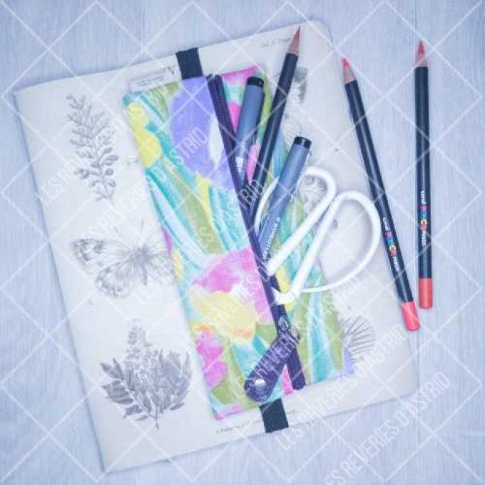 Trousse avec élastique pour un carnet A5 ou A4 - pièce unique