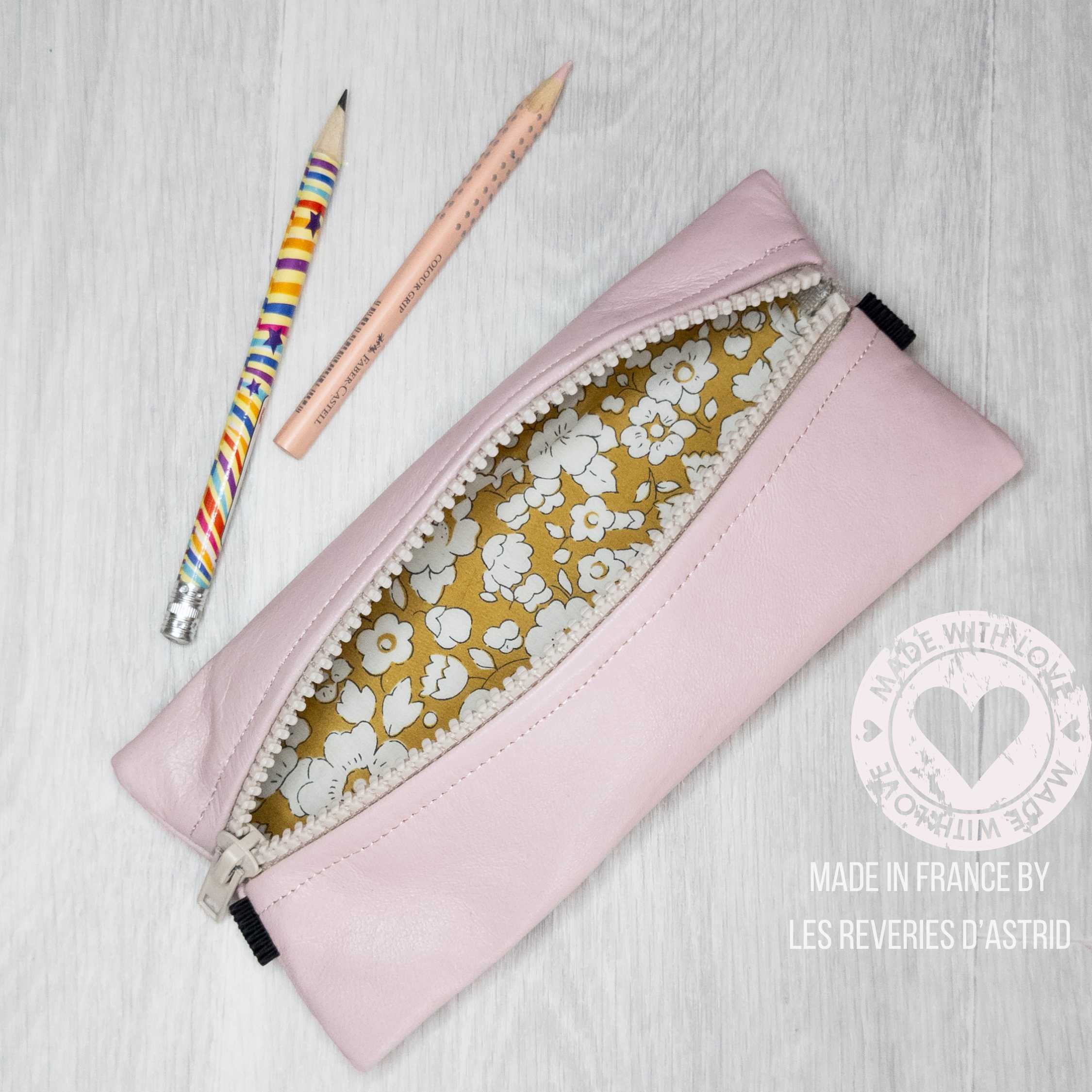 Trousse avec élastique pour un carnet A5 ou A4 - pièce unique