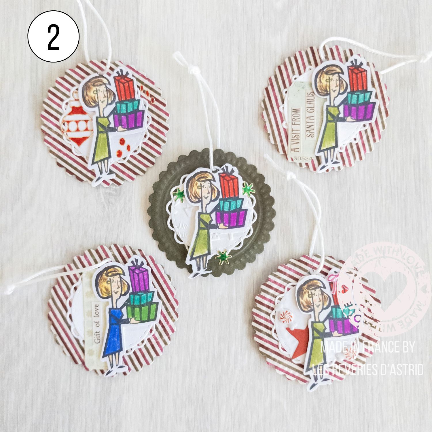 Étiquettes pour les cadeaux de Noël qui se transforment en décoration de Noël – Image 2